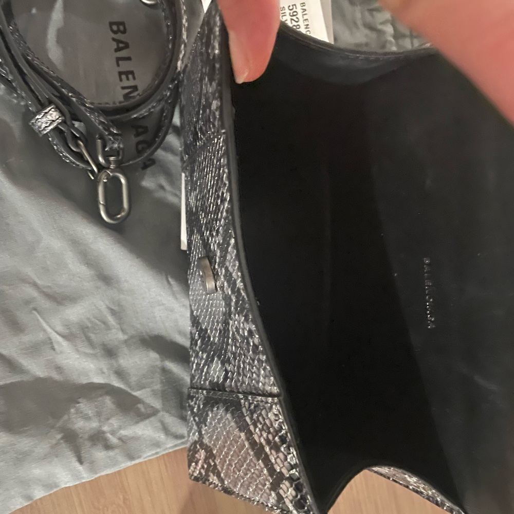 Balenciaga Silver Snake Skin Handbag - Picture 4 of 5